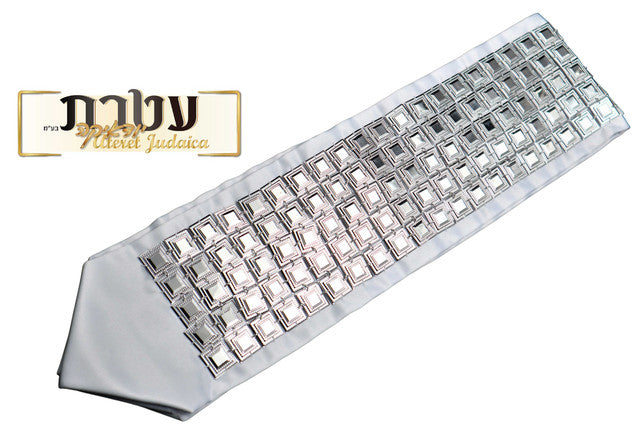 עטרה מהודרת עם 5 שורות מרובעים לבן