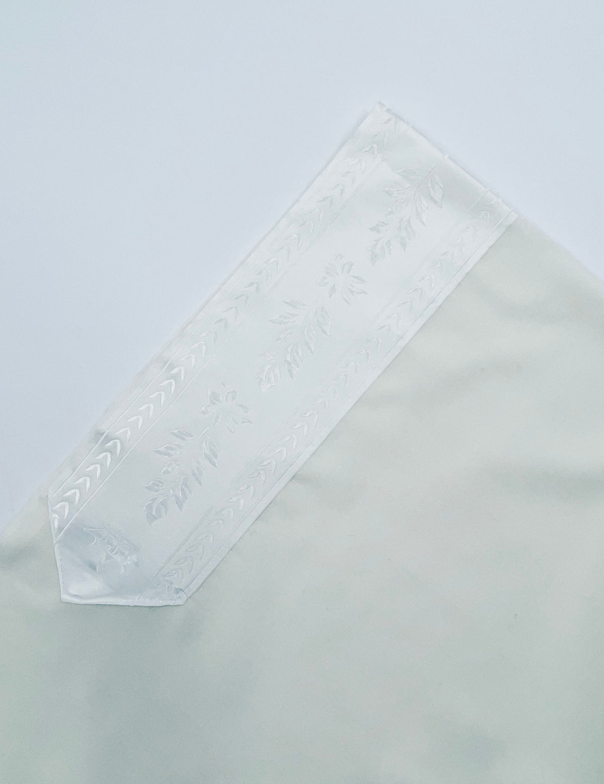 טלית מהודרת מצמר רחלים 100% חלק בצבע שחור