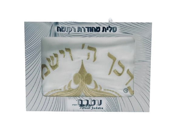 טלית כתר יברכך בצבע זהב בעיצוב מהודר ואצילי